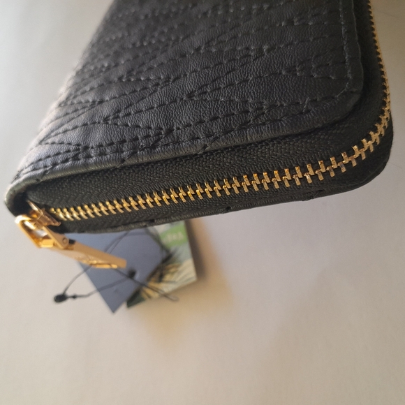 Badgley Mischka Braid Quilting Long Zip Around Wallet Black - Picture 8 of 10